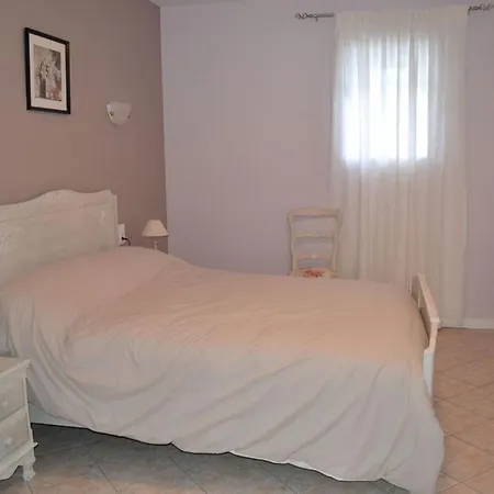 Holiday home Familial 10 Pers. Avec Piscine, Jardin Clos Et Equipements Pour Handicap, A Esse. - Fr-1-653-111