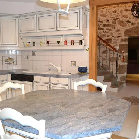Familial 10 Pers. Avec Piscine, Jardin Clos Et Equipements Pour Handicap, A Esse. - Fr-1-653-111 Holiday home *