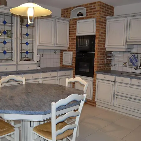 Familial 10 Pers. Avec Piscine, Jardin Clos Et Equipements Pour Handicap, A Esse. - Fr-1-653-111 Esse