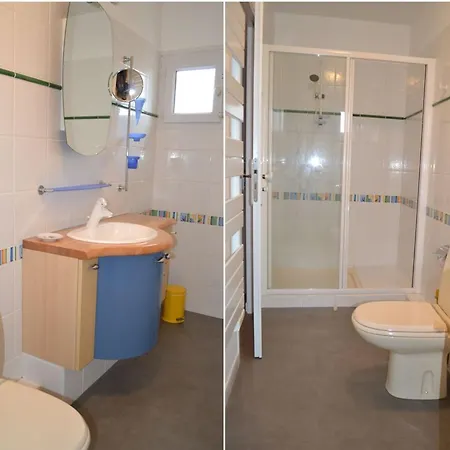 Familial 10 Pers. Avec Piscine, Jardin Clos Et Equipements Pour Handicap, A Esse. - Fr-1-653-111 * Esse