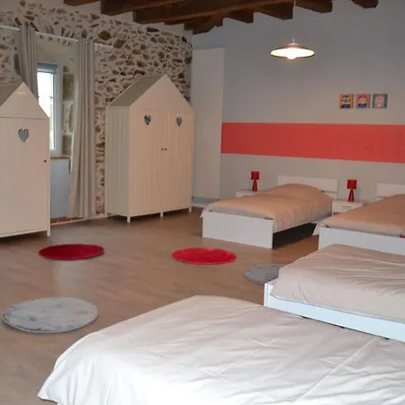 Familial 10 Pers. Avec Piscine, Jardin Clos Et Equipements Pour Handicap, A Esse. - Fr-1-653-111 *