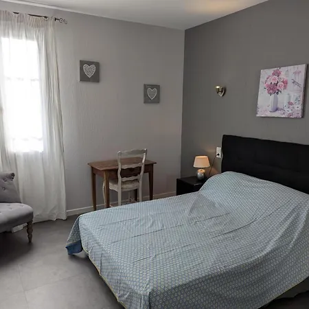 17eme Siecle Avec Piscine Privee Et Jardin, Animaux Acceptes Esse